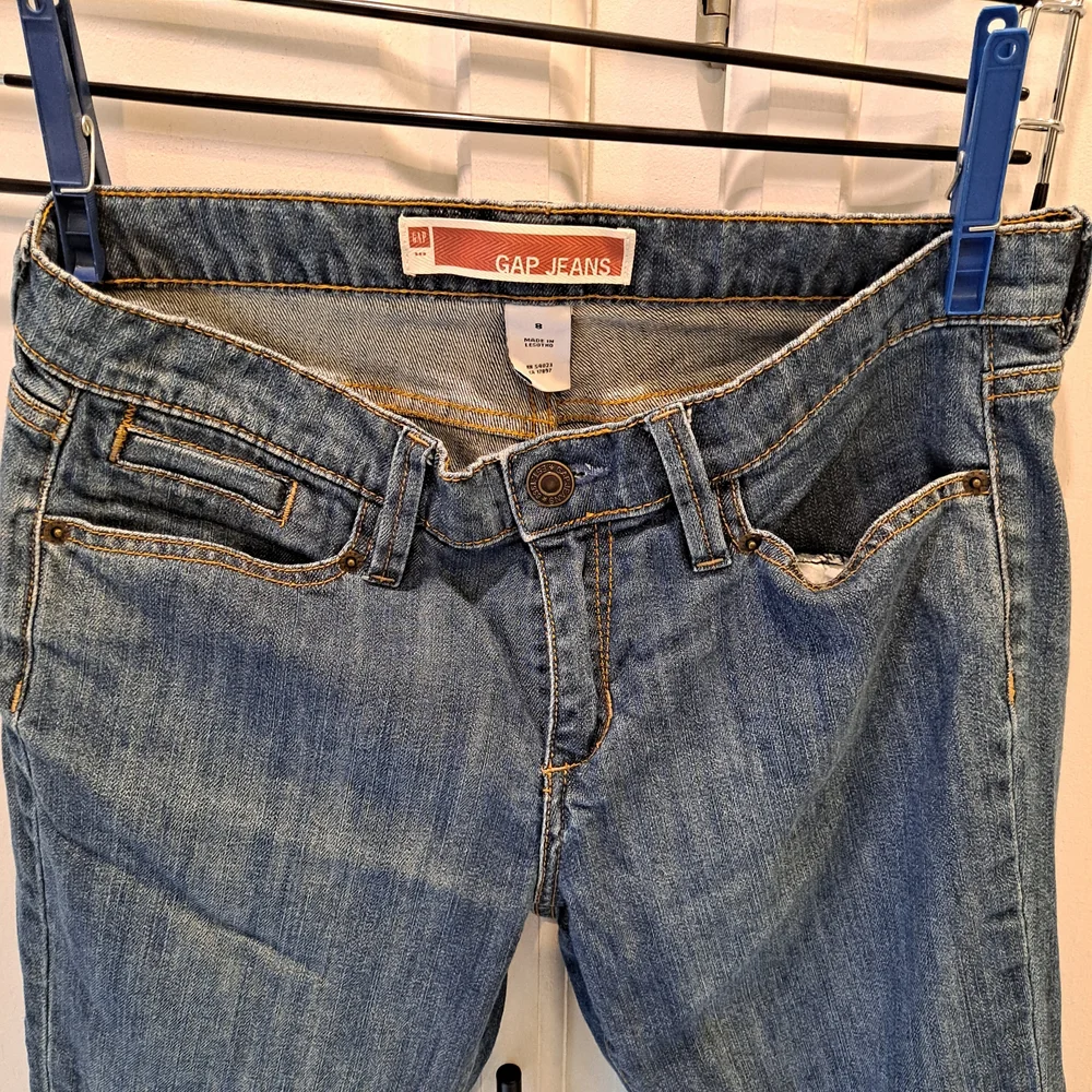 GAP Women's Boyfriend Jeans in Blue - Picture 3 of 6